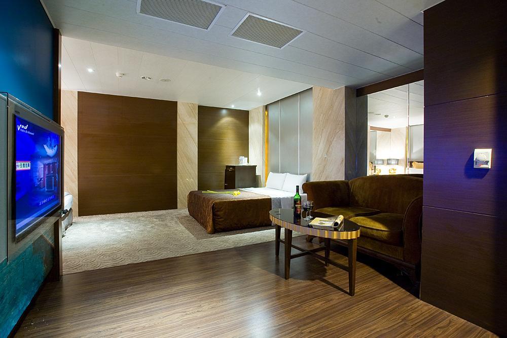 Crystal Business Motel Hsinchu stad Exteriör bild