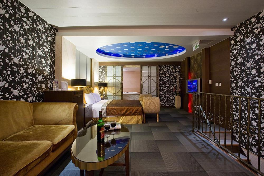 Crystal Business Motel Hsinchu stad Exteriör bild