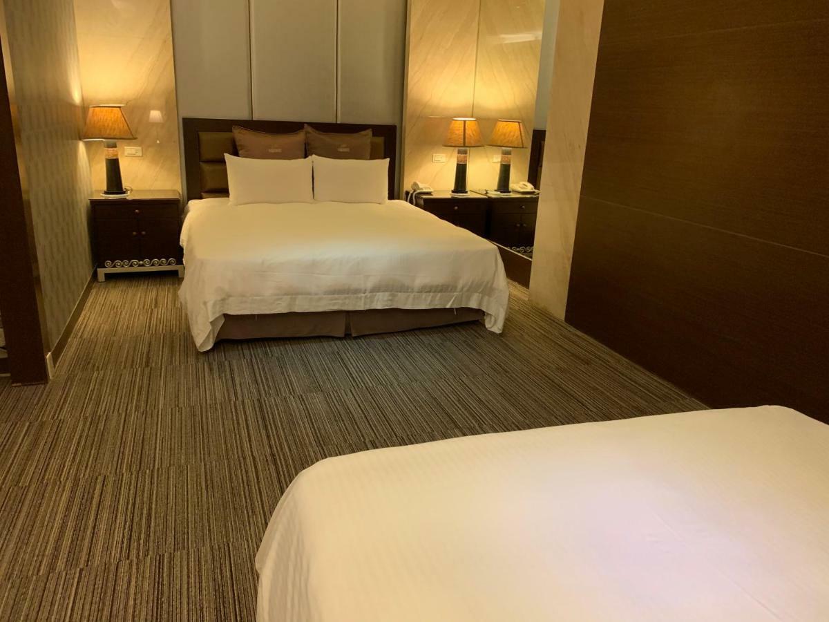 Crystal Business Motel Hsinchu stad Exteriör bild